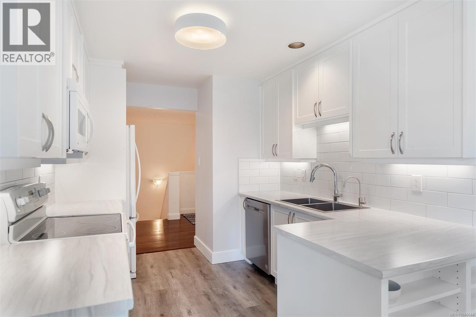 9 850 Parklands Dr, Esquimalt, British Columbia  V9A 7L9 - Photo 4 - 1040644