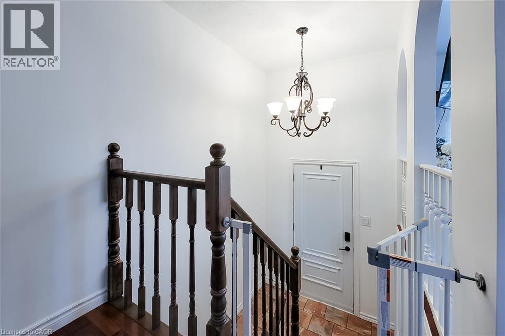 2 Ashwood Court, Hamilton, Ontario  L8E 3E1 - Photo 6 - 40814034