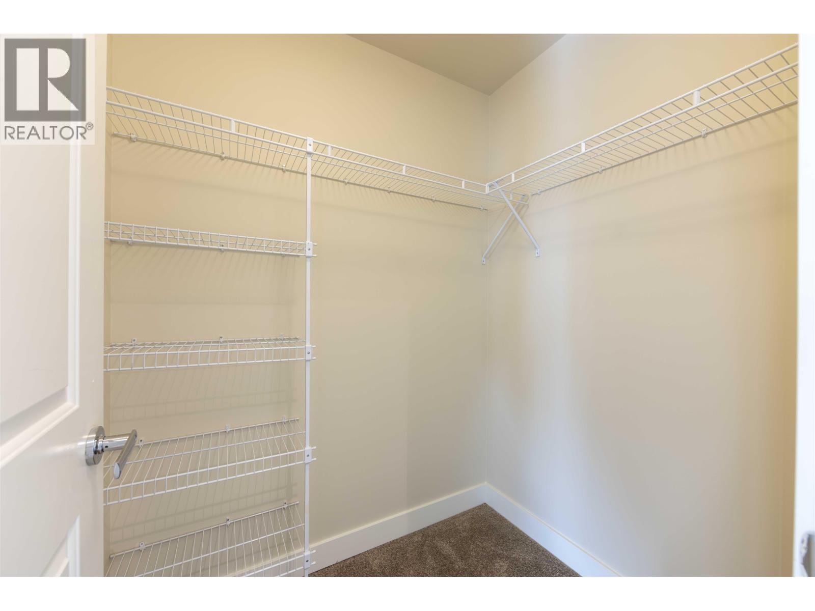 501 5728 BERTON AVENUE — photo 13