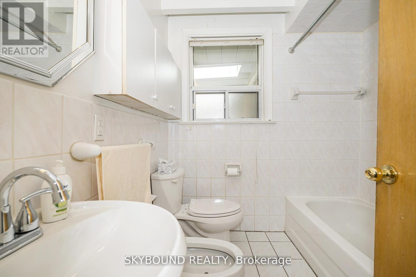 44 Tinder Crescent, Toronto, Ontario  M4A 1L3 - Photo 23 - C13455738