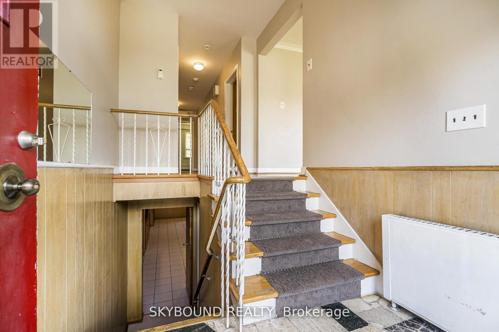 44 Tinder Crescent, Toronto, Ontario  M4A 1L3 - Photo 3 - C13455738