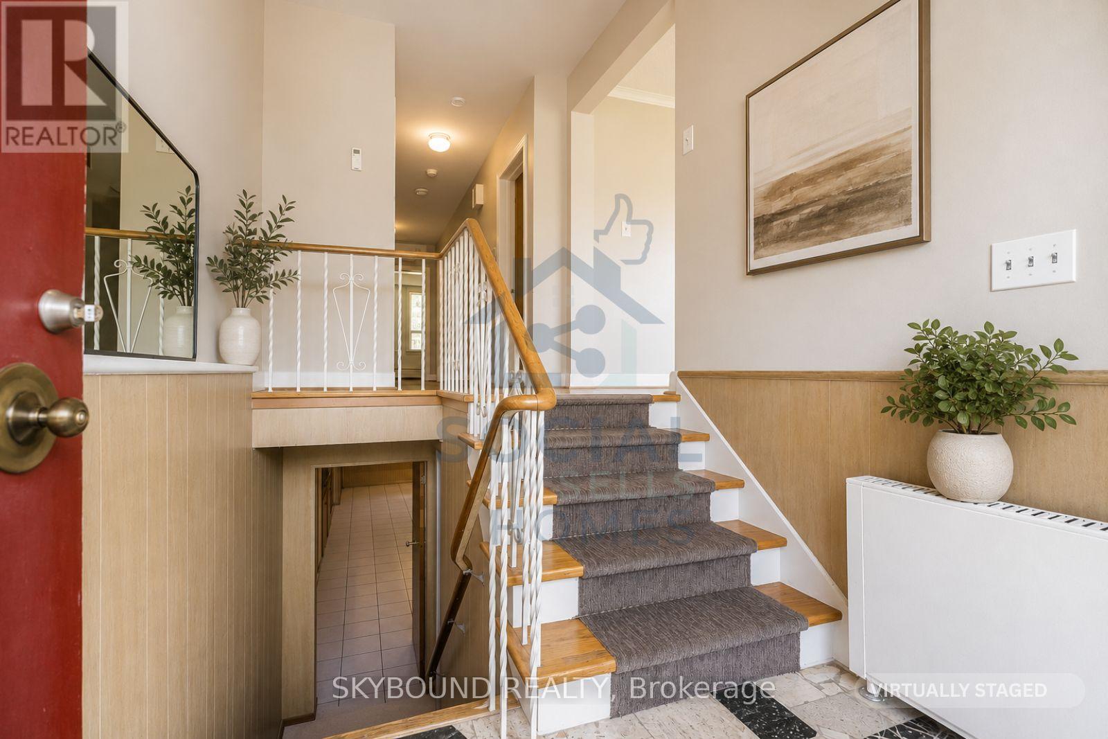 44 Tinder Crescent, Toronto, Ontario  M4A 1L3 - Photo 4 - C13455738