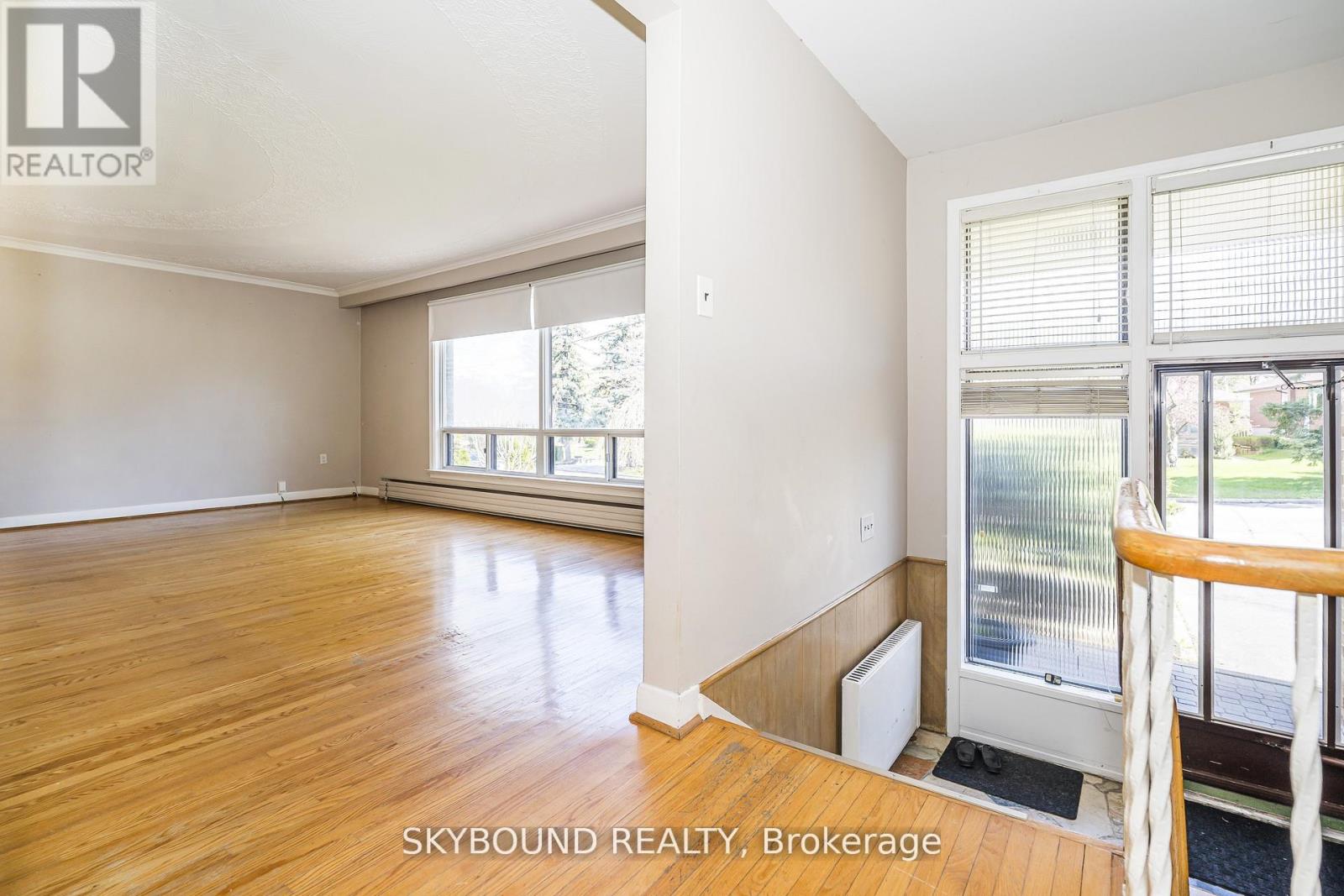 44 Tinder Crescent, Toronto, Ontario  M4A 1L3 - Photo 5 - C13455738