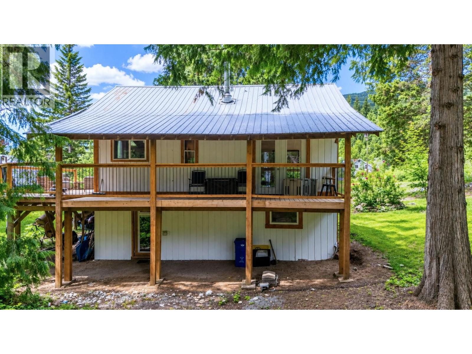 4752 Lybarger Road, Malakwa, British Columbia  V0E 2J0 - Photo 4 - 10392198