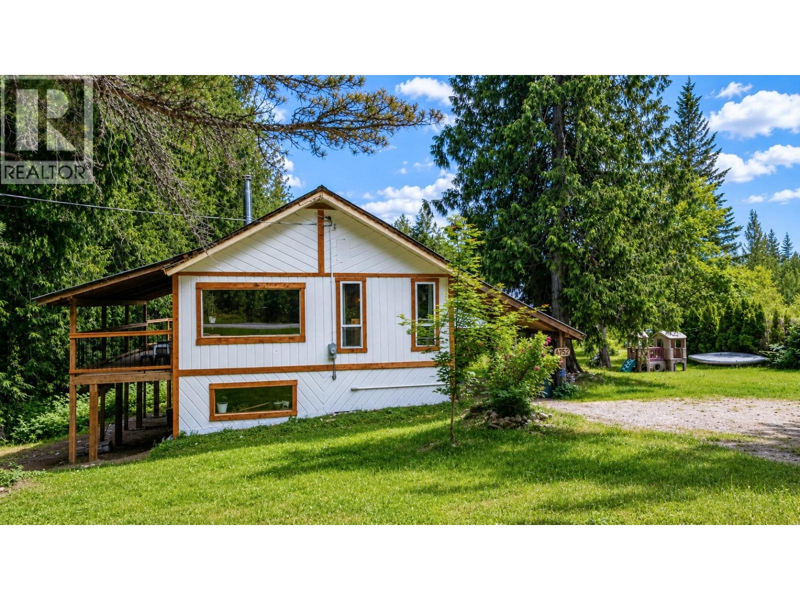 4752 Lybarger Road, Malakwa, British Columbia  V0E 2J0 - Photo 2 - 10392198