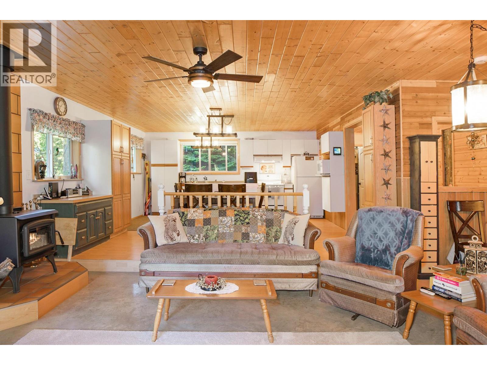 12806 3a Highway, Boswell, British Columbia  V0B 1A0 - Photo 9 - 10392292