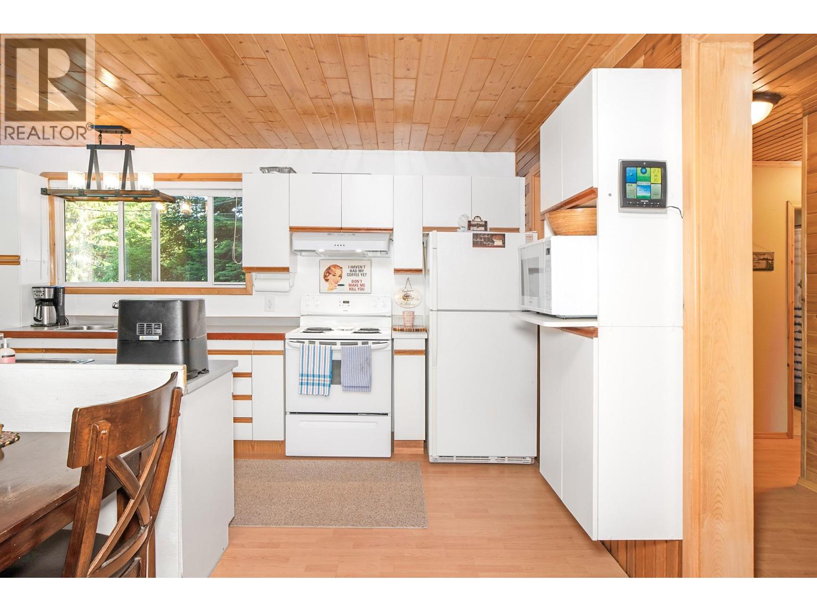 12806 3a Highway, Boswell, British Columbia  V0B 1A0 - Photo 4 - 10392292