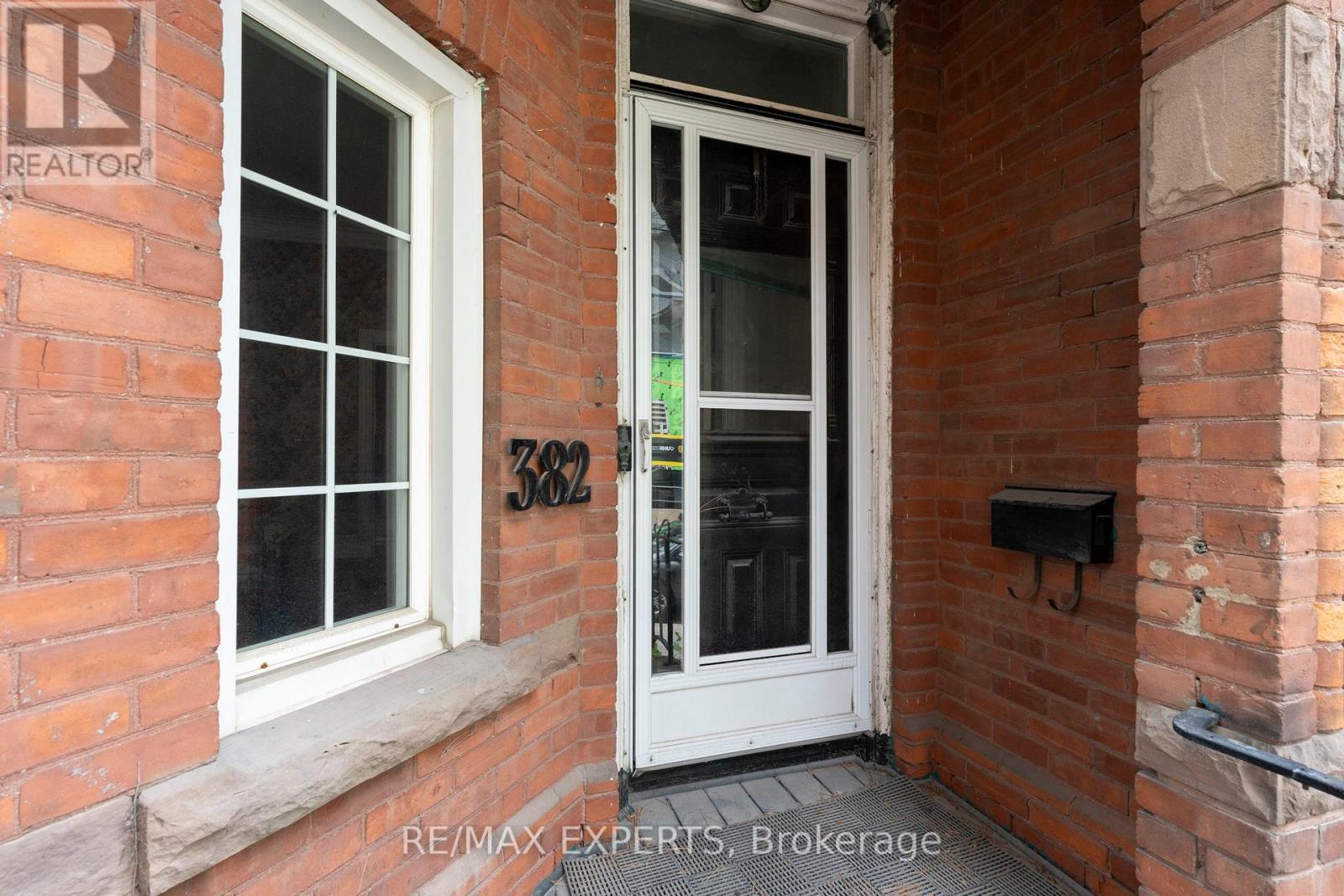 382 Bathurst Street, Toronto, Ontario  M5T 2S6 - Photo 2 - C13494968