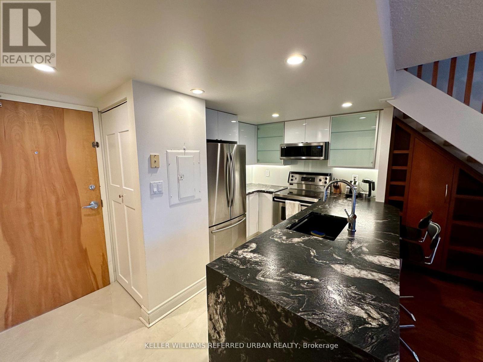 705 - 80 Cumberland Street, Toronto, Ontario  M5R 3N7 - Photo 2 - C13494976