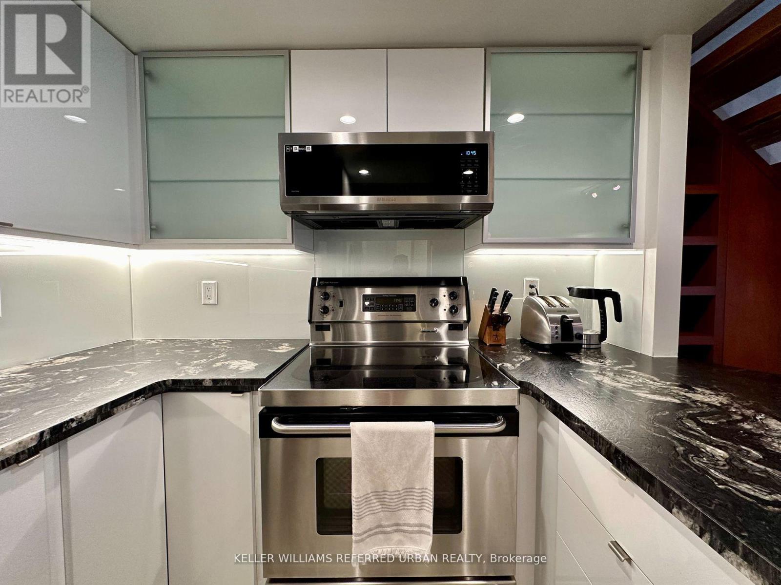 705 - 80 Cumberland Street, Toronto, Ontario  M5R 3N7 - Photo 4 - C13494976