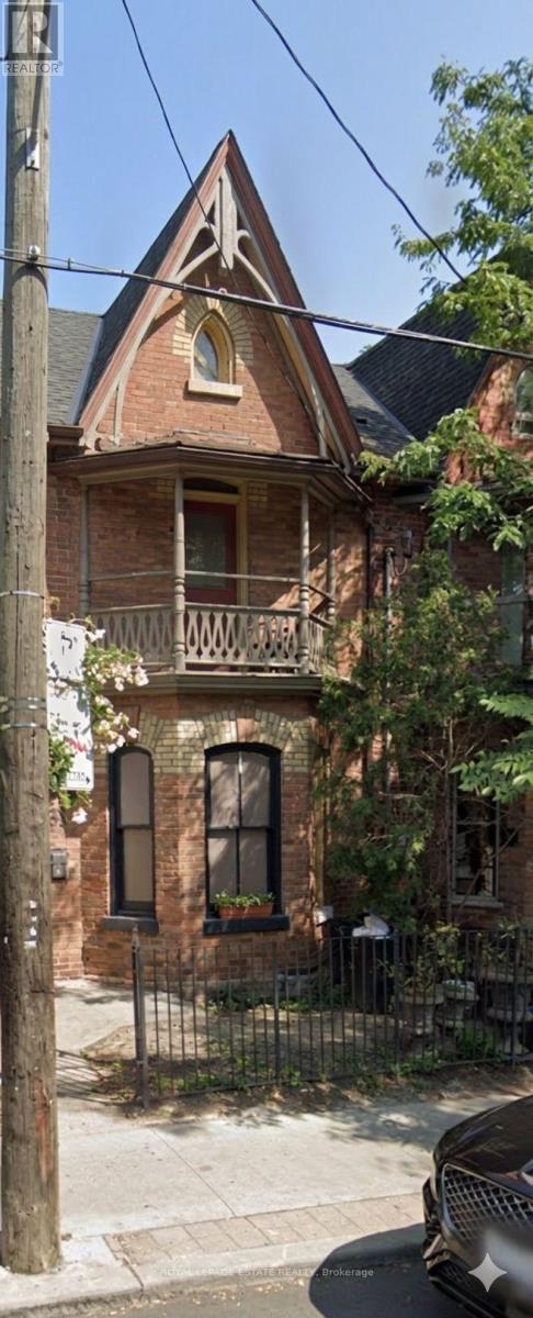 561 PARLIAMENT STREET, Toronto, Ontario