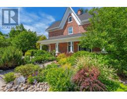 5 LORNE STREET N, Huntsville, Ontario