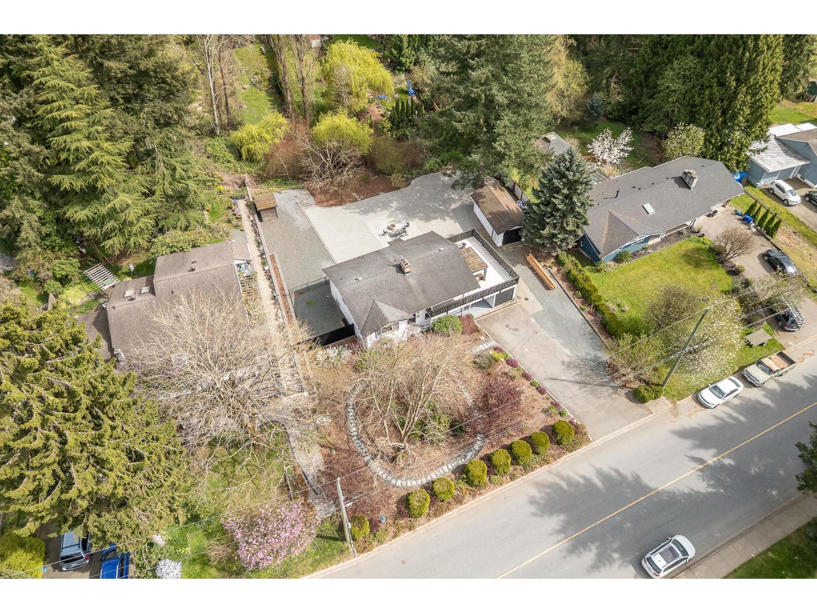 7958 Taulbut Street, Mission, British Columbia  V2V 3W7 - Photo 3 - R3139920