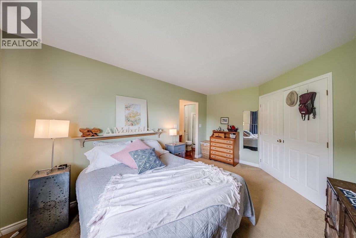 1886 Mountain Street, Fruitvale, British Columbia  V0G 1L1 - Photo 15 - 10392477