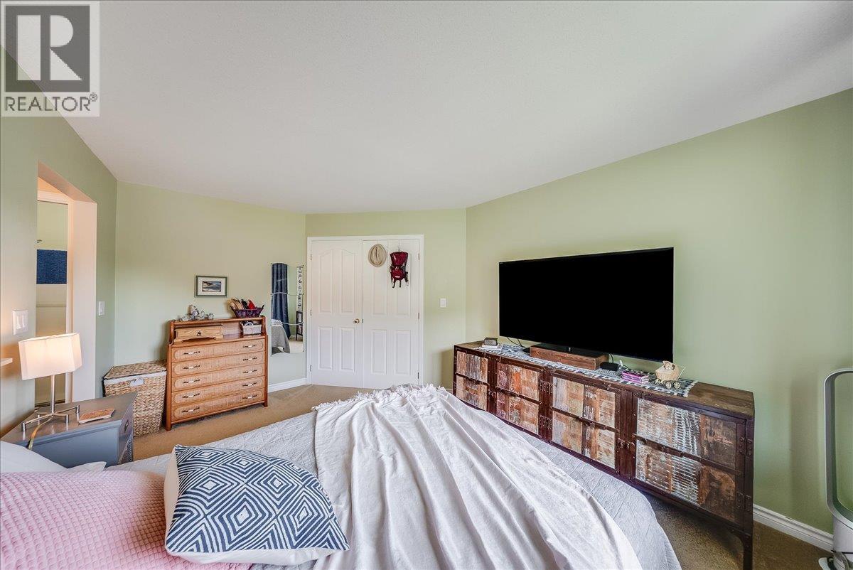 1886 Mountain Street, Fruitvale, British Columbia  V0G 1L1 - Photo 16 - 10392477