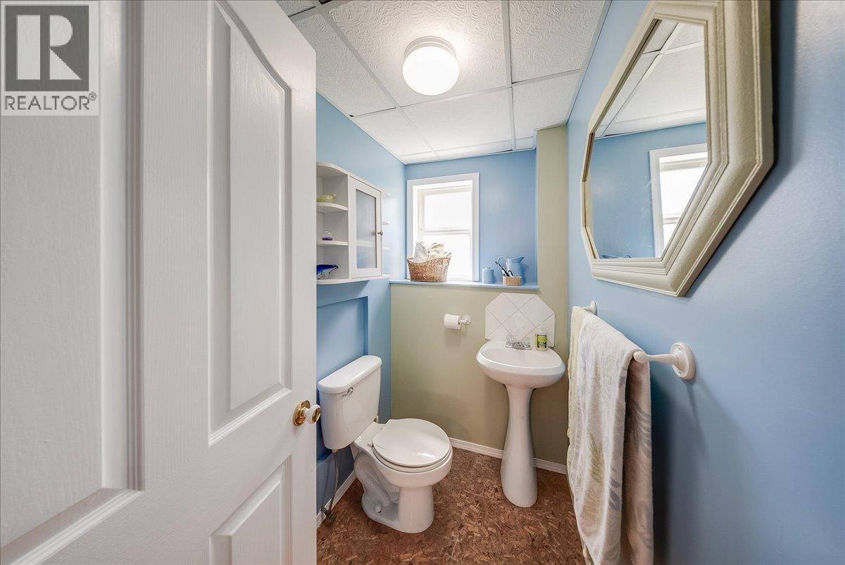 1886 Mountain Street, Fruitvale, British Columbia  V0G 1L1 - Photo 31 - 10392477