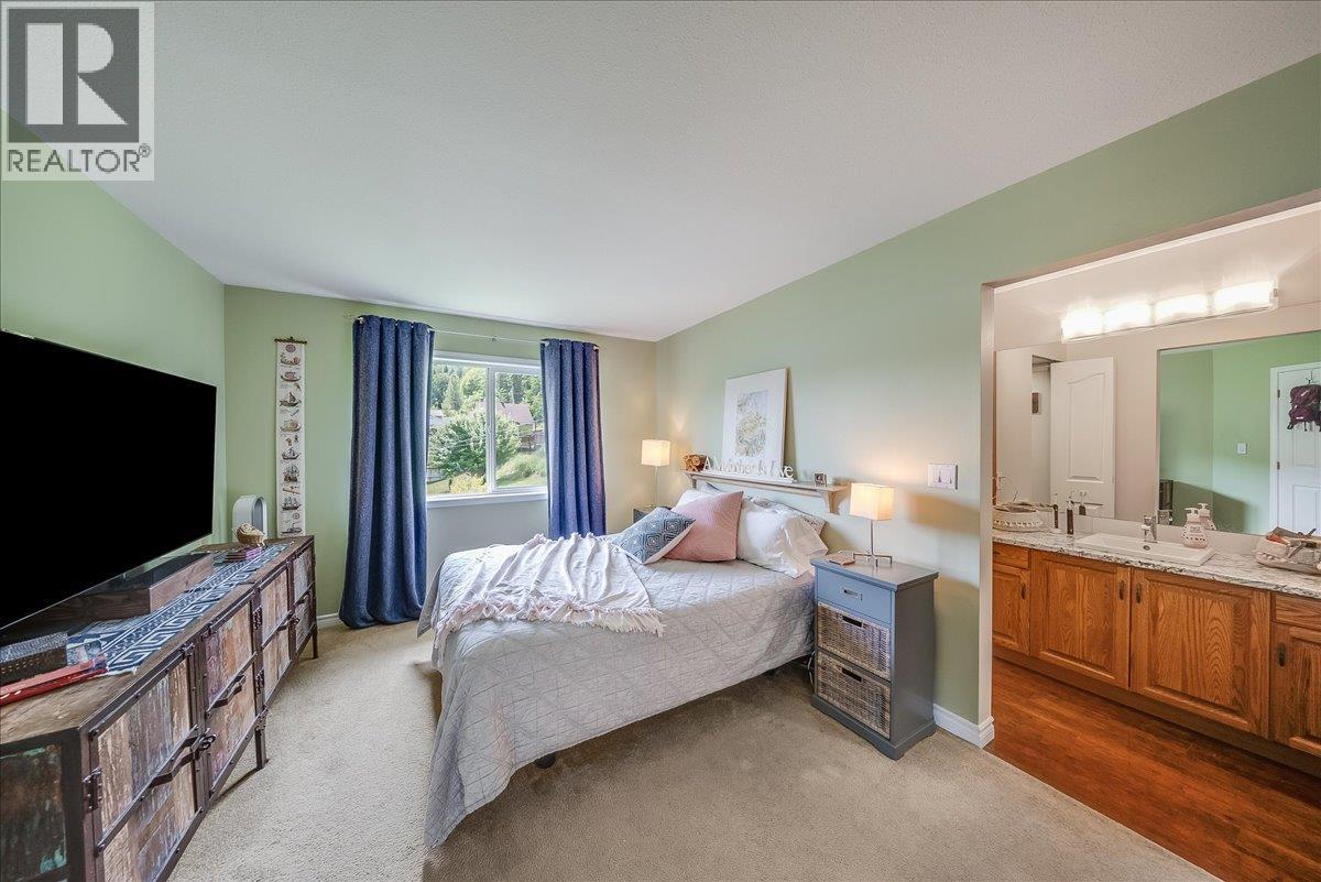 1886 Mountain Street, Fruitvale, British Columbia  V0G 1L1 - Photo 14 - 10392477