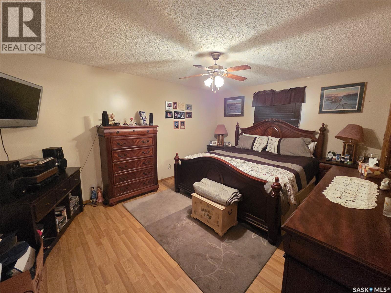 15 Adelaide Street, Manor, Saskatchewan  S0C 1R0 - Photo 23 - SK040541