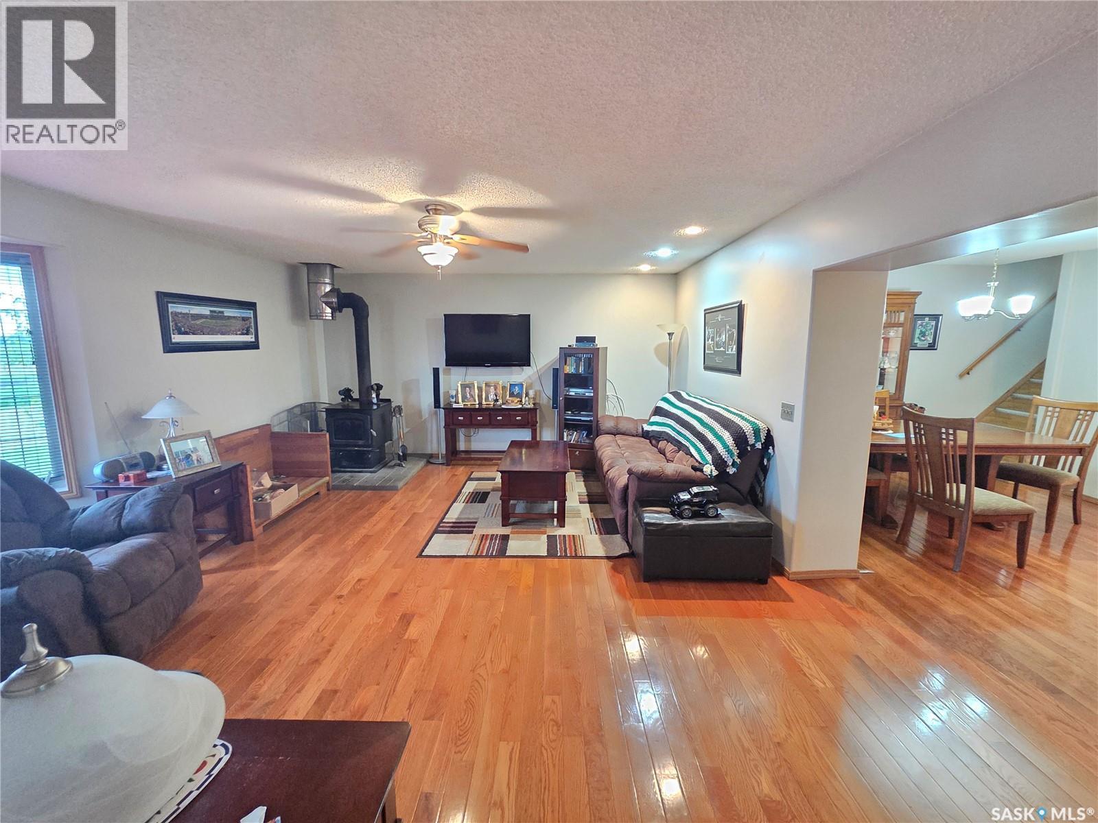 15 Adelaide Street, Manor, Saskatchewan  S0C 1R0 - Photo 41 - SK040541