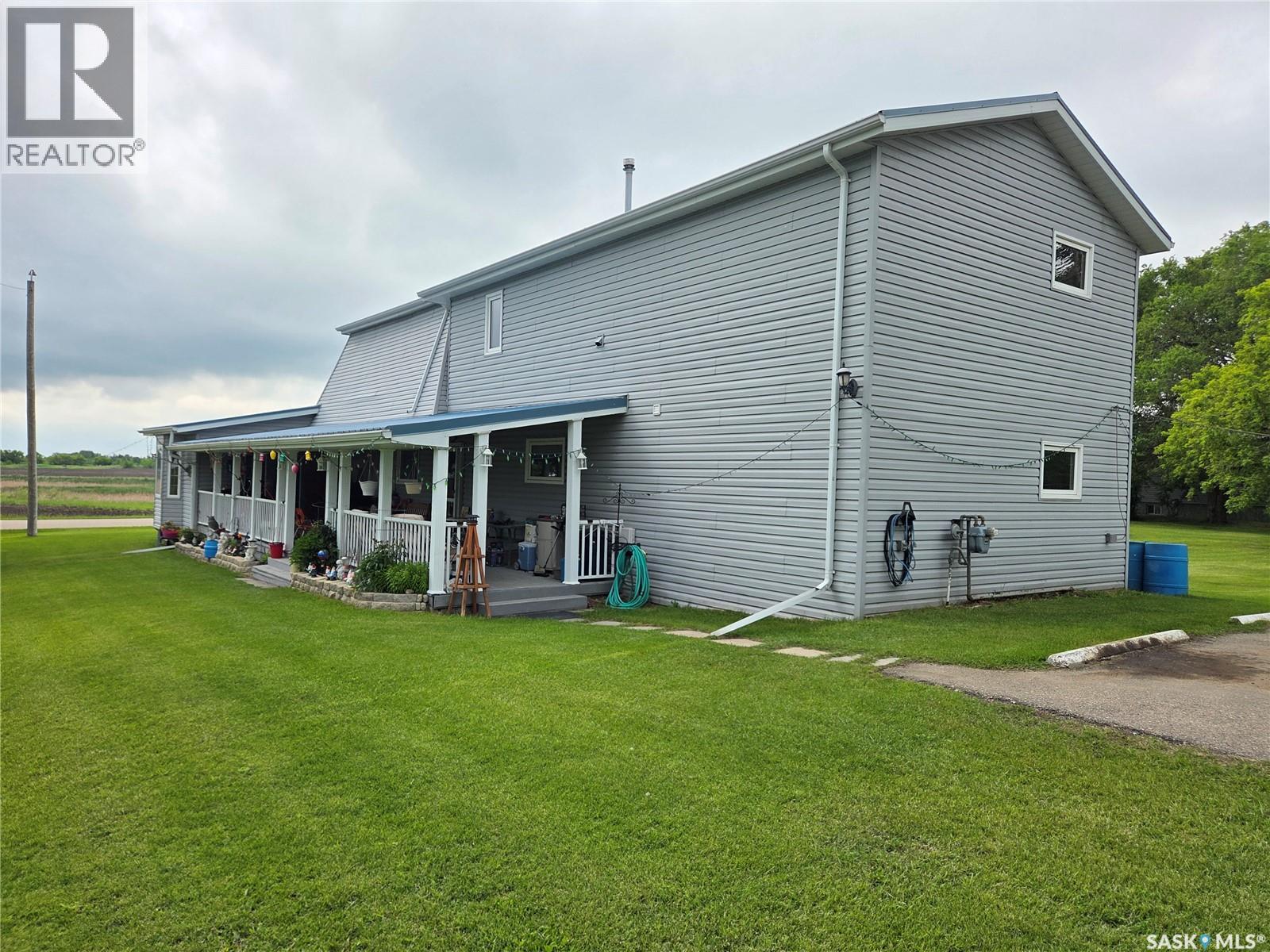 15 Adelaide Street, Manor, Saskatchewan  S0C 1R0 - Photo 6 - SK040541