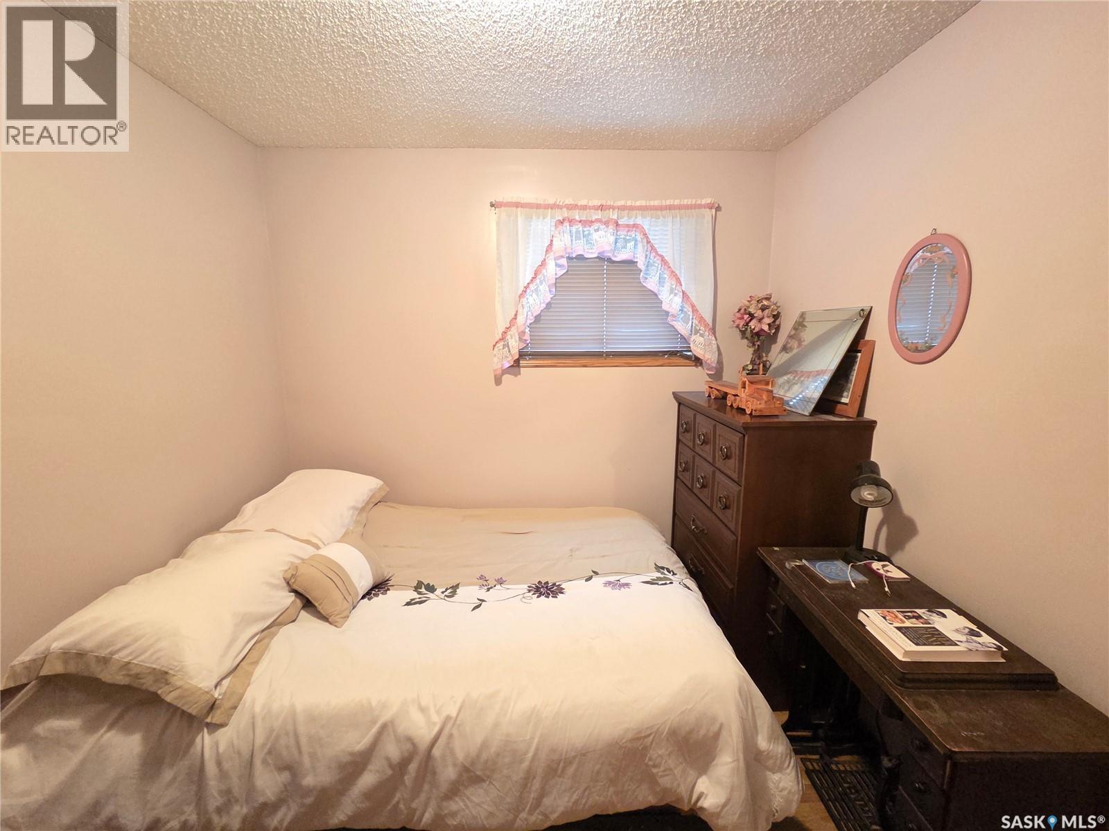15 Adelaide Street, Manor, Saskatchewan  S0C 1R0 - Photo 65 - SK040541