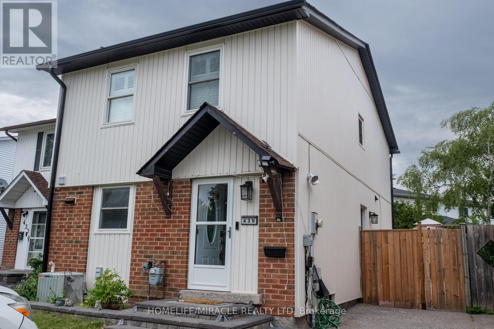 439 Bristol Crescent, Oshawa, Ontario  L1J 6M4 - Photo 2 - E13492718