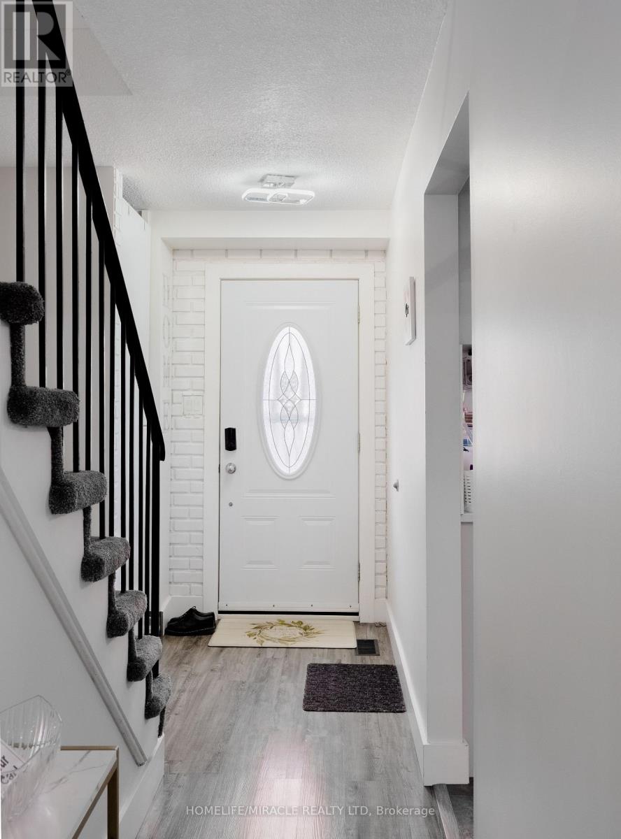 439 Bristol Crescent, Oshawa, Ontario  L1J 6M4 - Photo 4 - E13492718