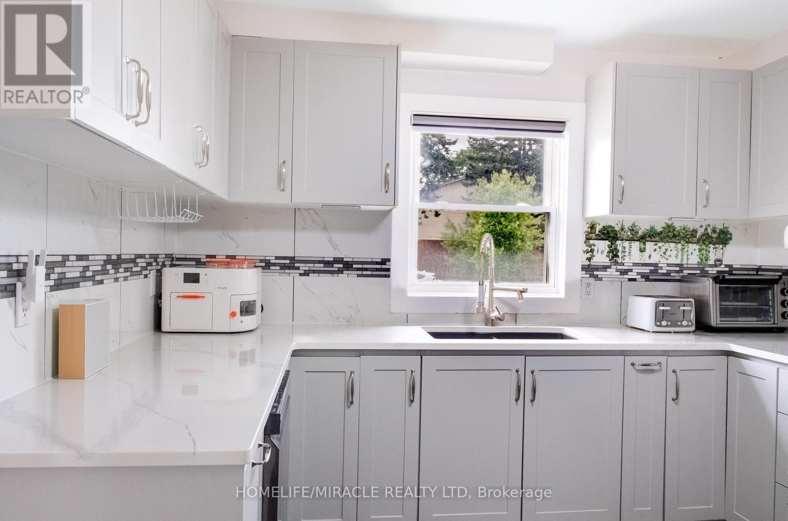 439 Bristol Crescent, Oshawa, Ontario  L1J 6M4 - Photo 8 - E13492718