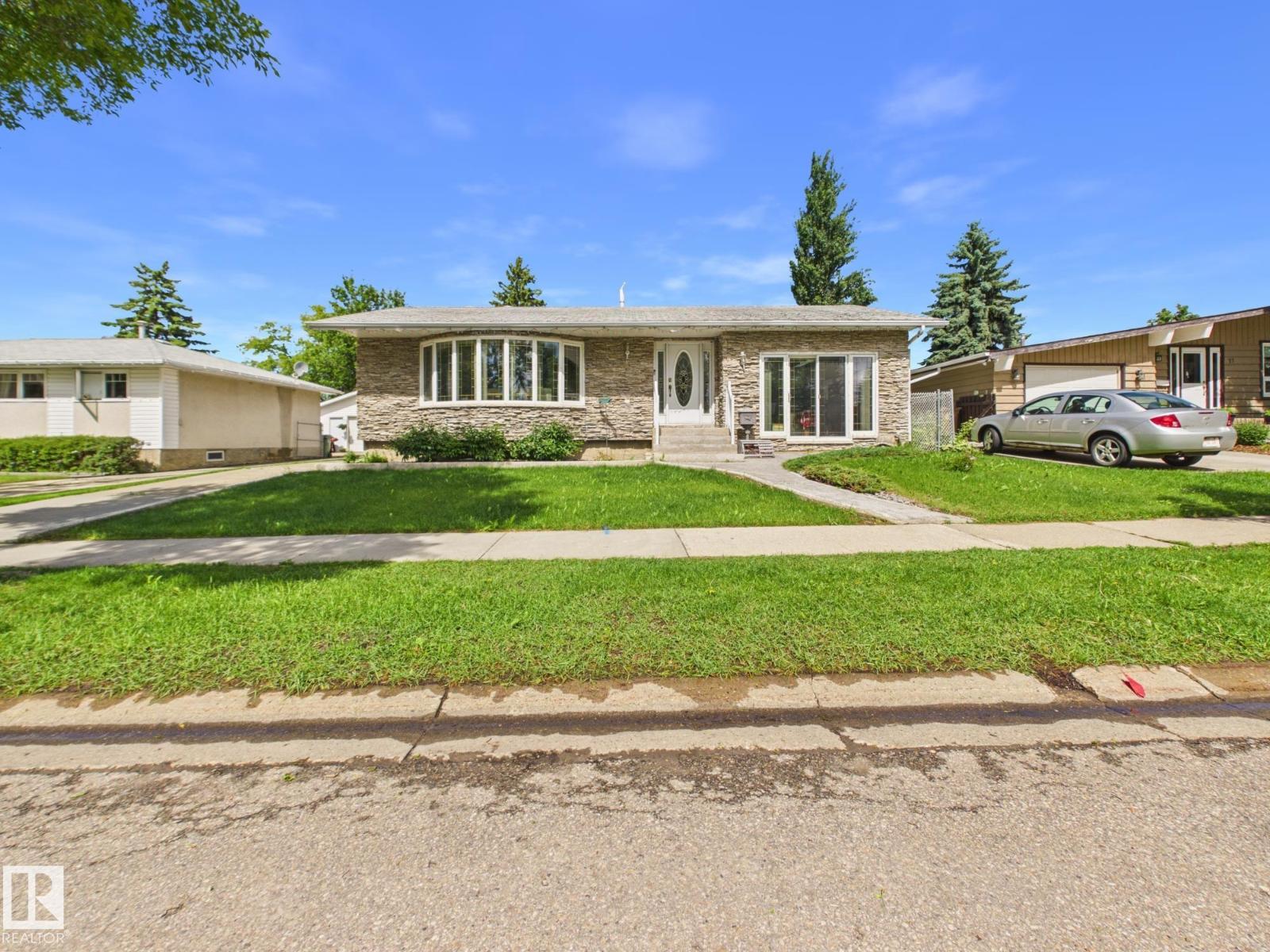 15 Akins Dr, St. Albert, Alberta  T8N 2H6 - Photo 2 - E4495916