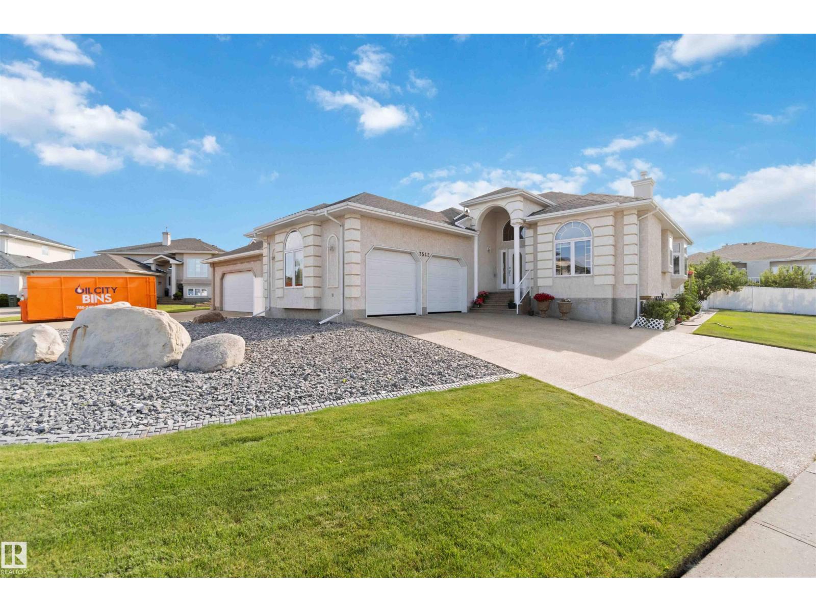 7542 165a Av NW, Edmonton, Alberta  T5Z 3P9 - Photo 2 - E4495917