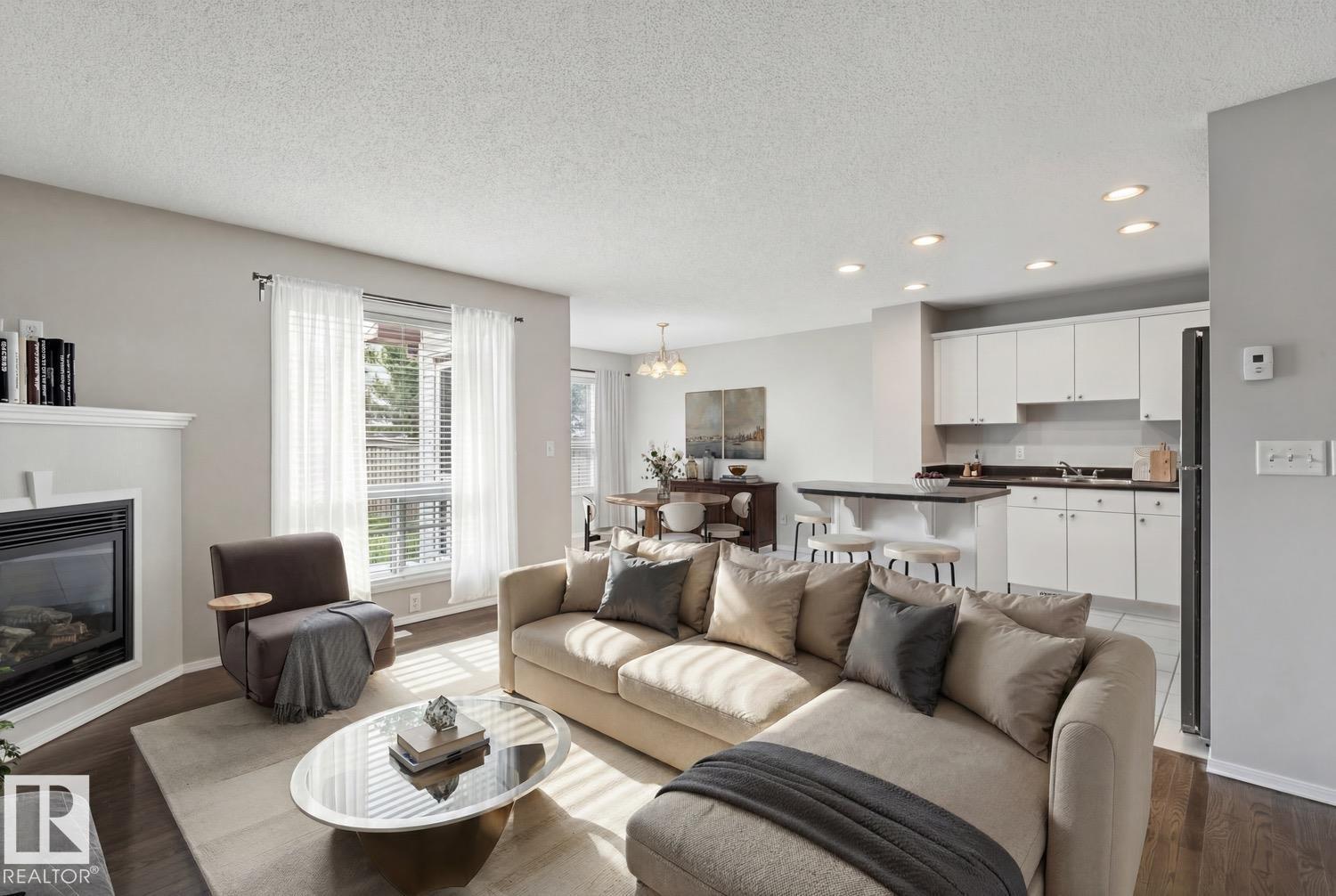 9035 Scott Cr NW, Edmonton, Alberta  T6R 0E8 - Photo 4 - E4495919