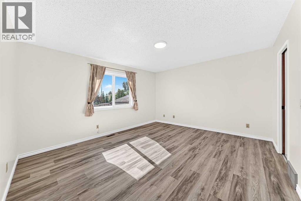 18 Erin Ridge Court Se, Calgary, Alberta  T2B 3B2 - Photo 11 - A2324073