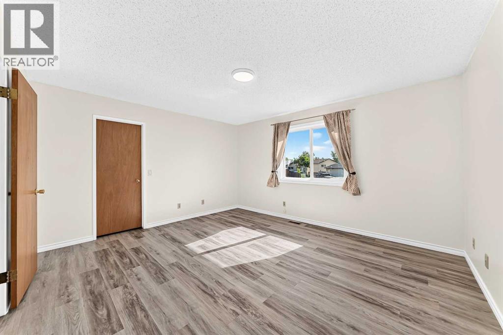 18 Erin Ridge Court Se, Calgary, Alberta  T2B 3B2 - Photo 12 - A2324073