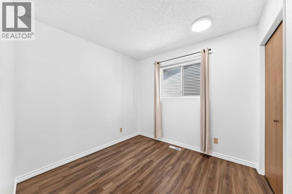 18 Erin Ridge Court Se, Calgary, Alberta  T2B 3B2 - Photo 16 - A2324073