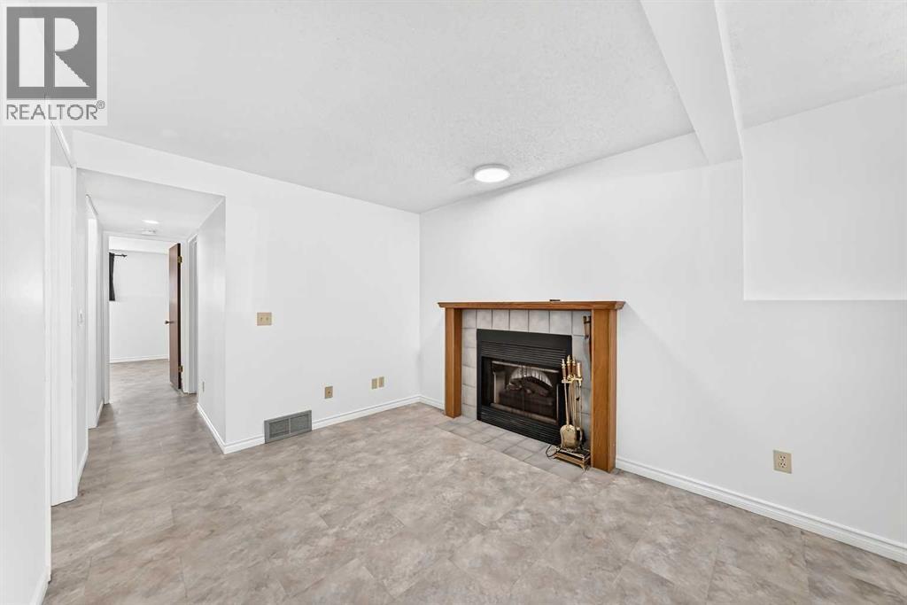 18 Erin Ridge Court Se, Calgary, Alberta  T2B 3B2 - Photo 22 - A2324073