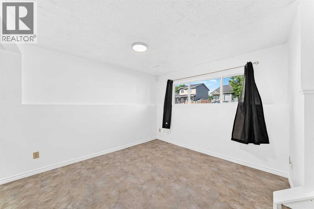 18 Erin Ridge Court Se, Calgary, Alberta  T2B 3B2 - Photo 25 - A2324073