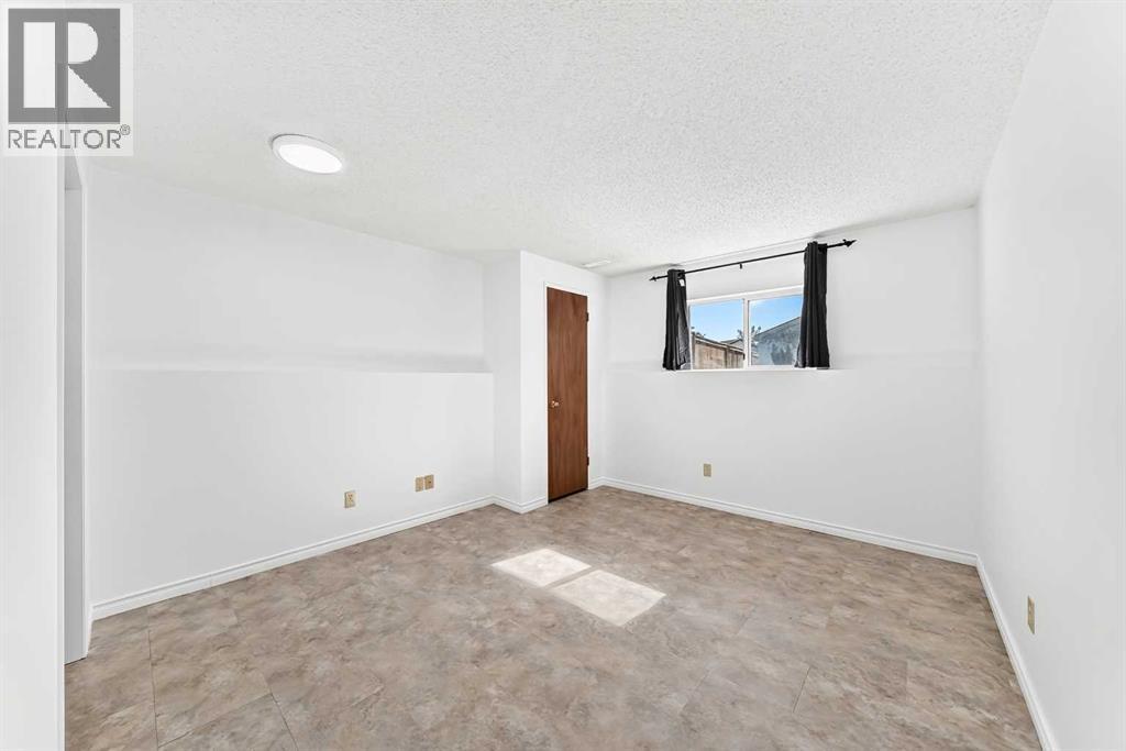 18 Erin Ridge Court Se, Calgary, Alberta  T2B 3B2 - Photo 27 - A2324073