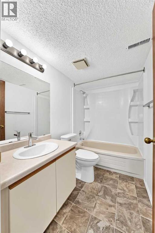 18 Erin Ridge Court Se, Calgary, Alberta  T2B 3B2 - Photo 33 - A2324073