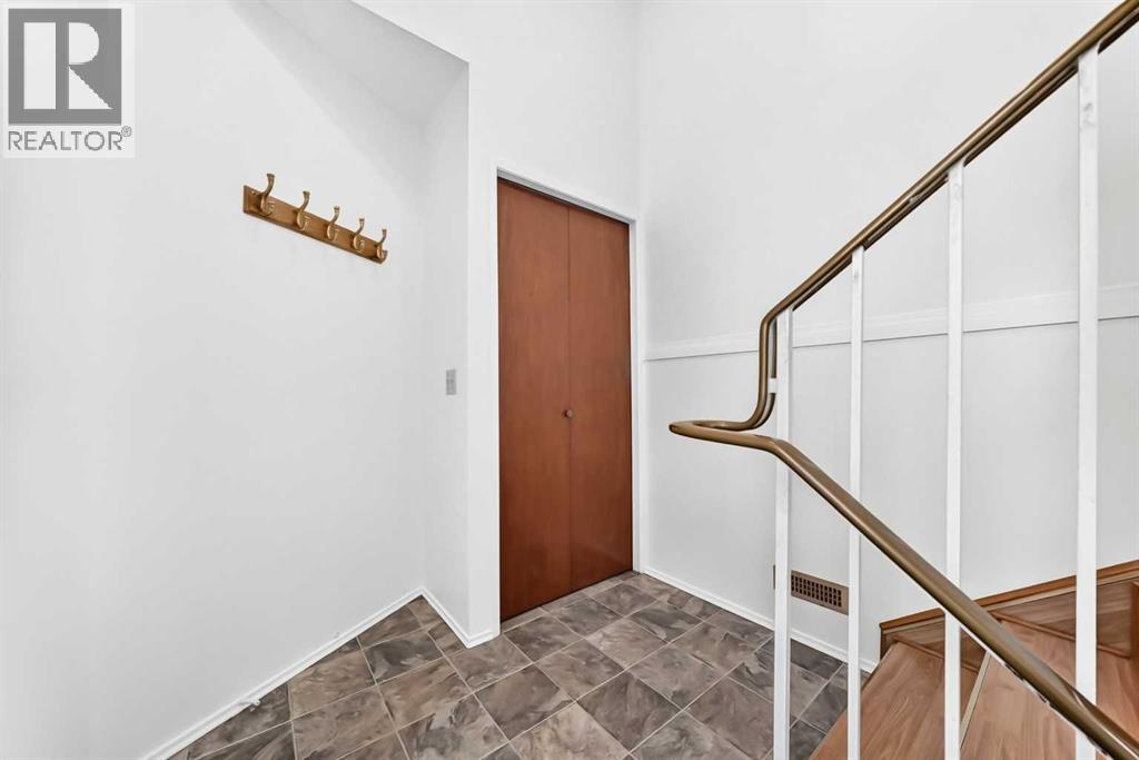 18 Erin Ridge Court Se, Calgary, Alberta  T2B 3B2 - Photo 20 - A2324073