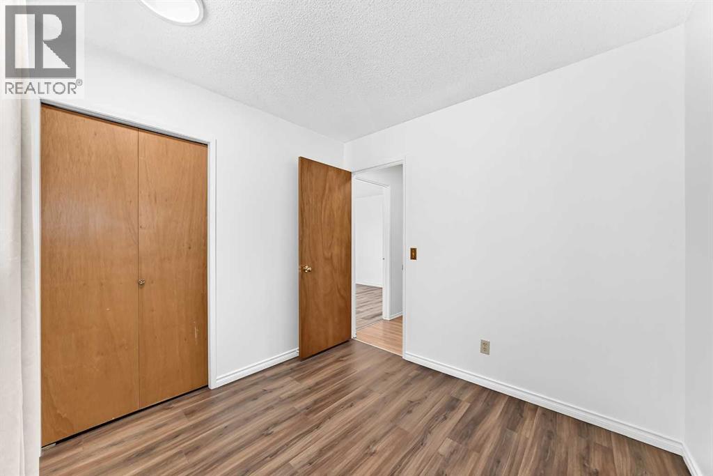 18 Erin Ridge Court Se, Calgary, Alberta  T2B 3B2 - Photo 17 - A2324073