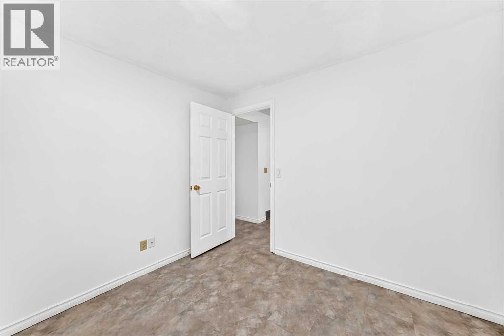 18 Erin Ridge Court Se, Calgary, Alberta  T2B 3B2 - Photo 31 - A2324073