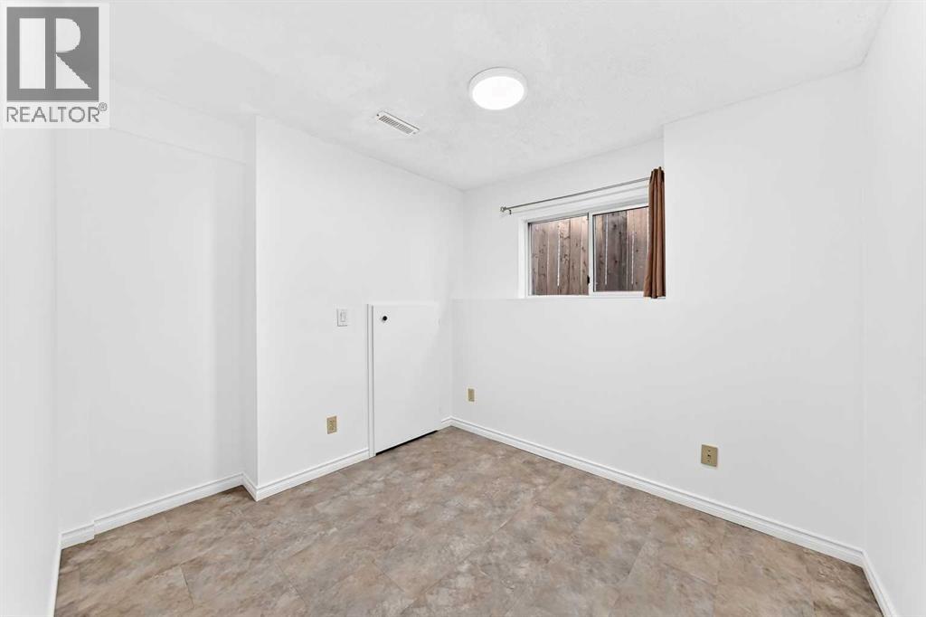 18 Erin Ridge Court Se, Calgary, Alberta  T2B 3B2 - Photo 30 - A2324073