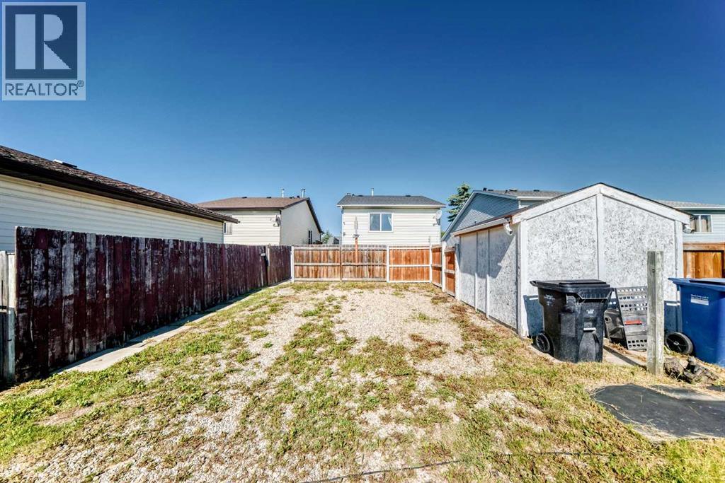 18 Erin Ridge Court Se, Calgary, Alberta  T2B 3B2 - Photo 41 - A2324073
