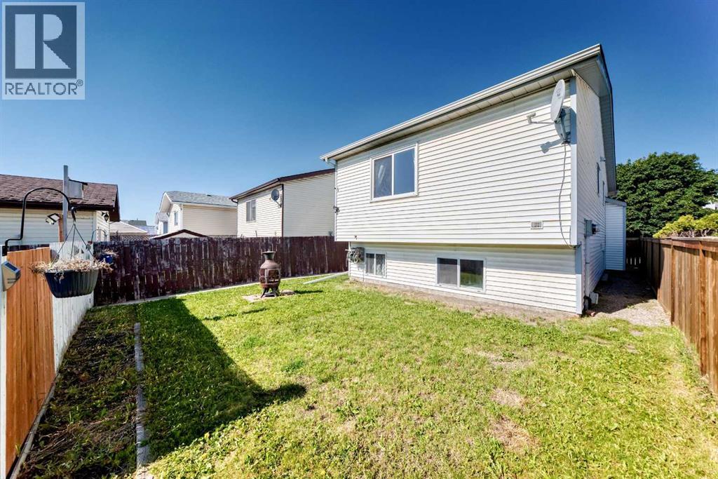 18 Erin Ridge Court Se, Calgary, Alberta  T2B 3B2 - Photo 37 - A2324073