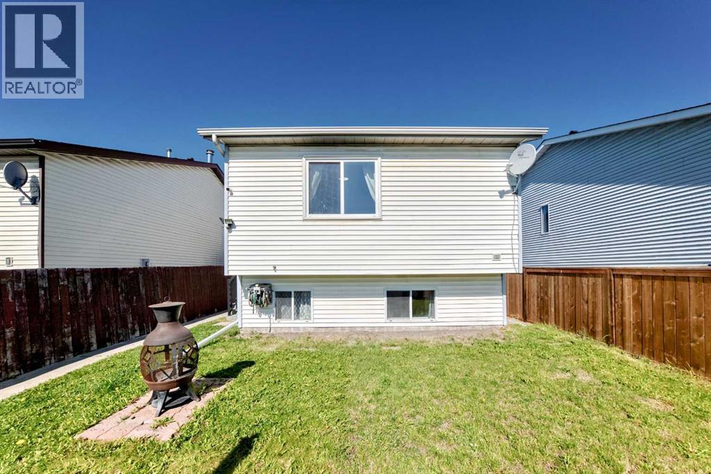 18 Erin Ridge Court Se, Calgary, Alberta  T2B 3B2 - Photo 36 - A2324073