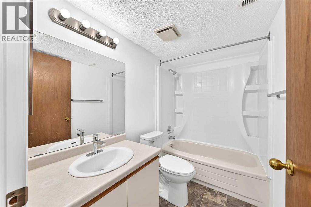 18 Erin Ridge Court Se, Calgary, Alberta  T2B 3B2 - Photo 32 - A2324073