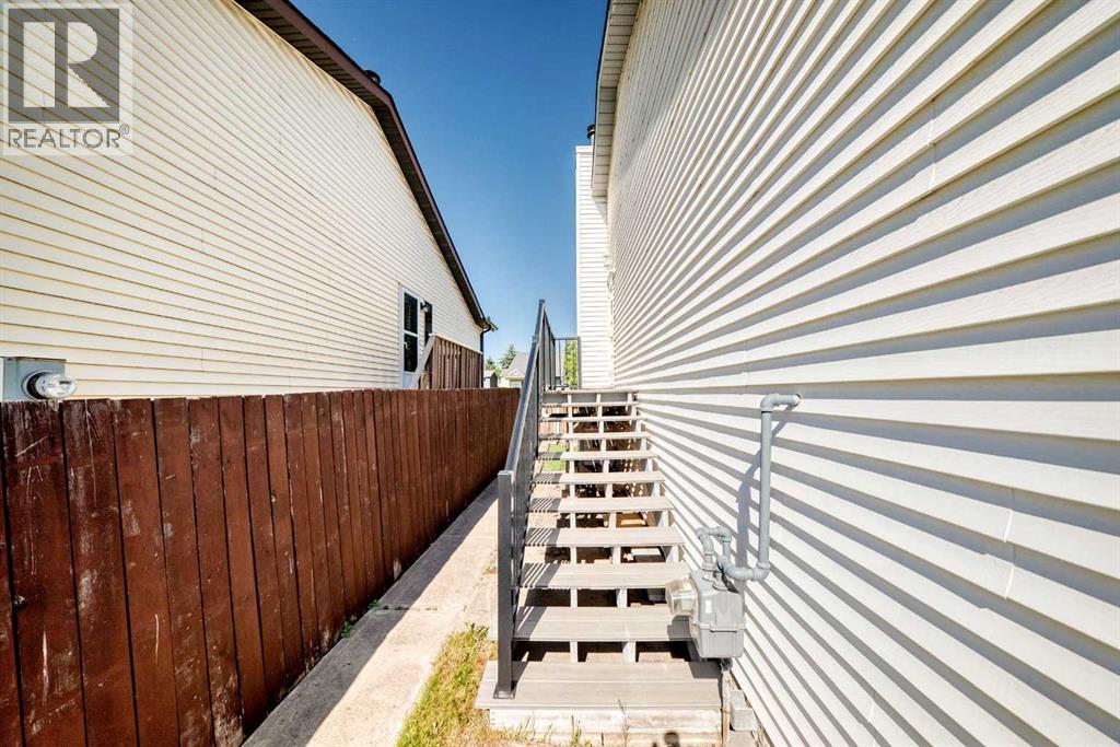 18 Erin Ridge Court Se, Calgary, Alberta  T2B 3B2 - Photo 40 - A2324073