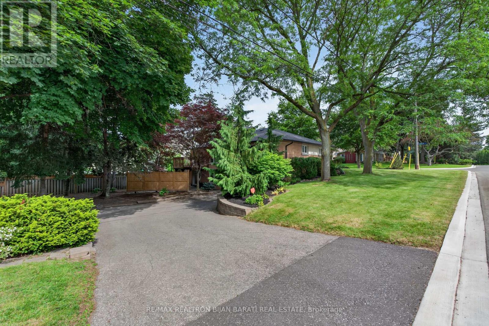 53 Sumner Heights Drive, Toronto, Ontario  M2K 1Y5 - Photo 46 - C13495206