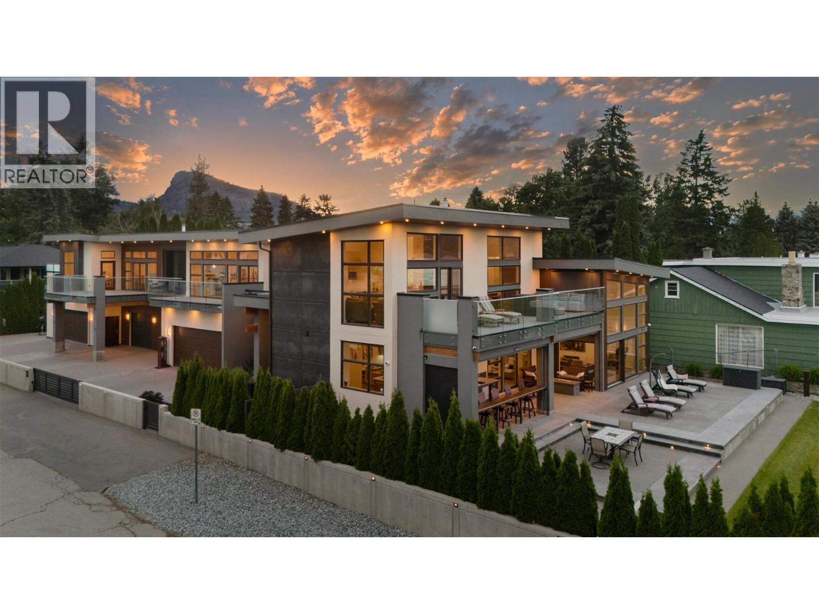 704 Stonor Street, Summerland, British Columbia  V0H 1Z9 - Photo 5 - 10392337