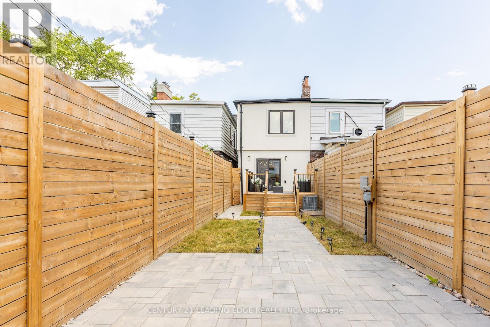 12 Marigold Avenue, Toronto, Ontario  M4M 3B2 - Photo 37 - E13495132